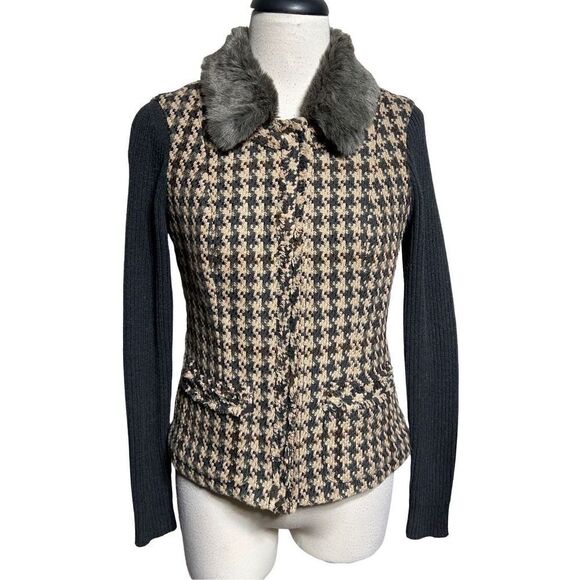 CAbi Grey Houndstooth Sweater Jacket Faux Fur Collar Size 2 - Picture 3 of 10